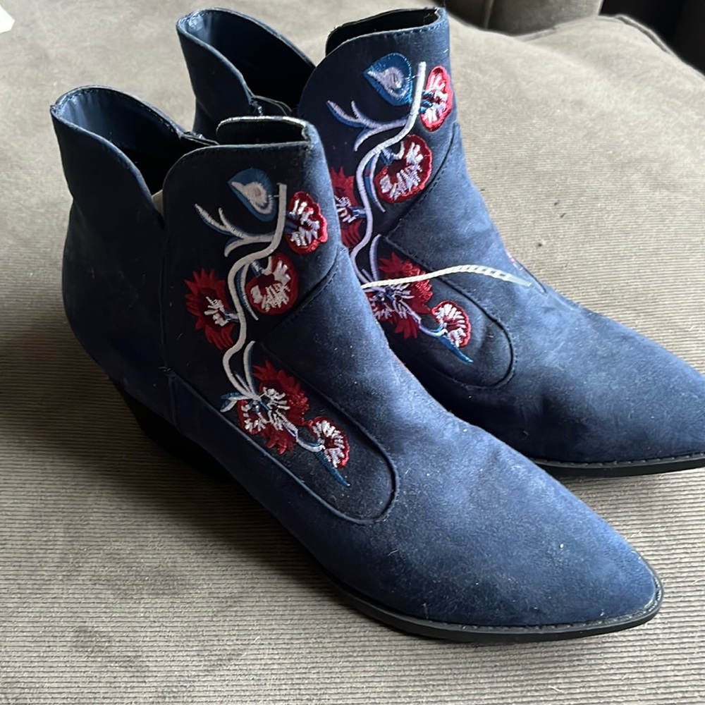 Carlos Santana Blue Embroidered Ankle Boots